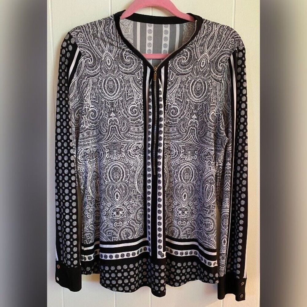 Blouse Women’s Medium Black White Paisley 3/4 Zip Silky Boho Feminine